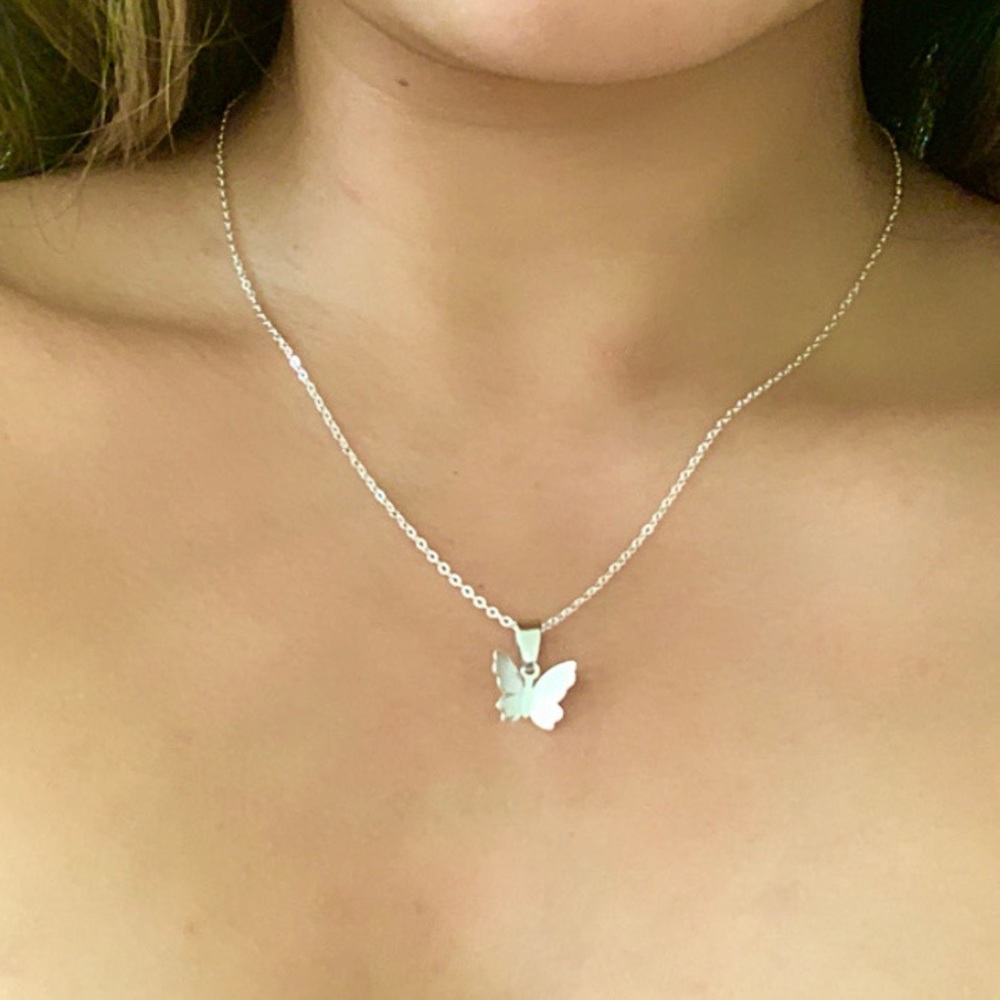 NEW! silver butterfly necklace🦋✨🤍